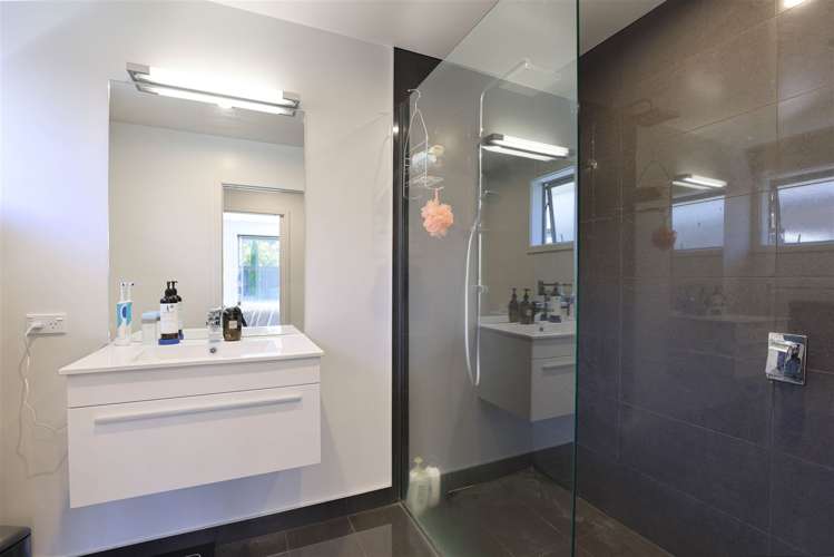 42 Charlesworth Drive Allenton_9