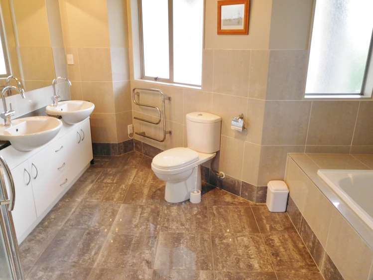 27a Lyttelton Avenue Forrest Hill_19