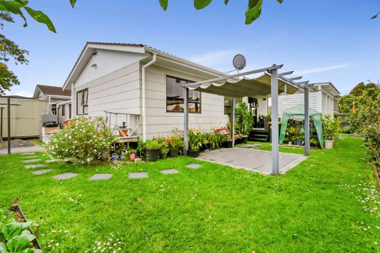 1/2 Burundi Avenue Clendon Park_10