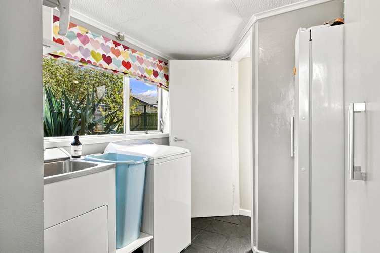 64 Cuffs Road Wainoni_15