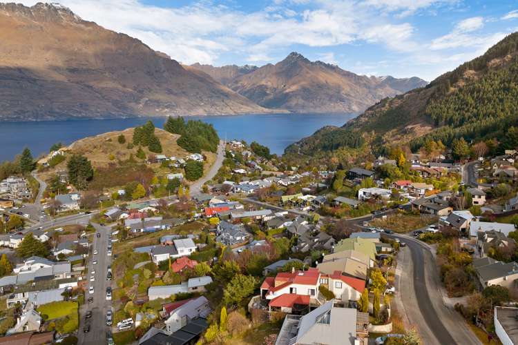 41 Greenstone Place Fernhill/Sunshine Bay_32