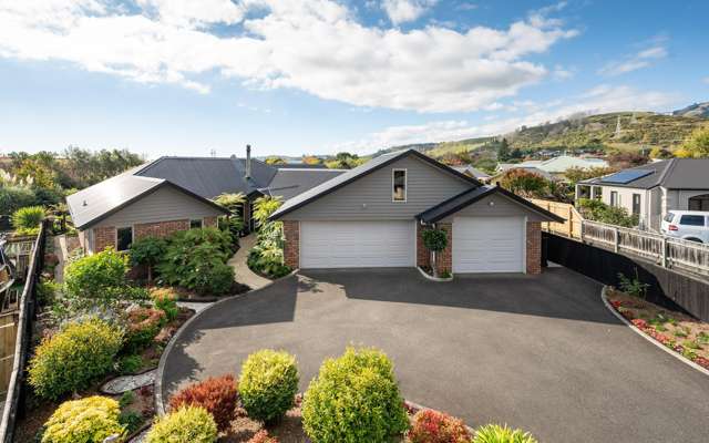 Stunning in Brick Bordering a Reserve