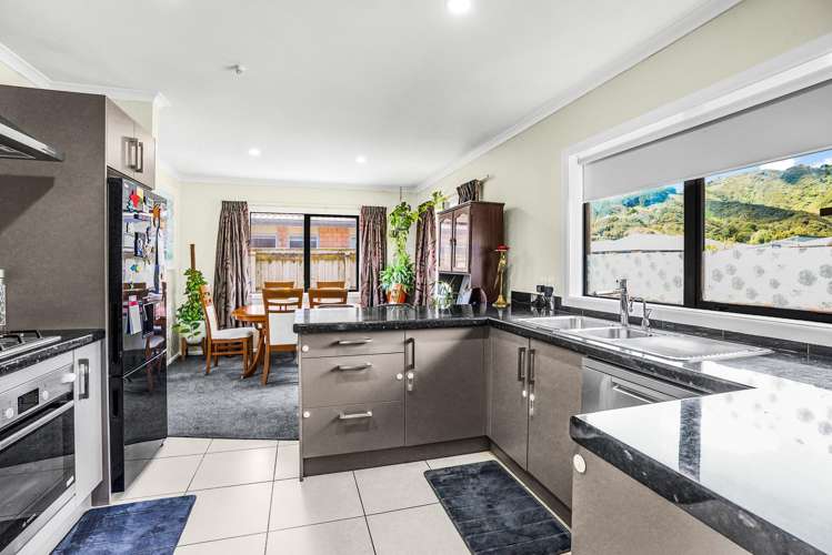 12 Fraser Colman Grove Wainuiomata_8