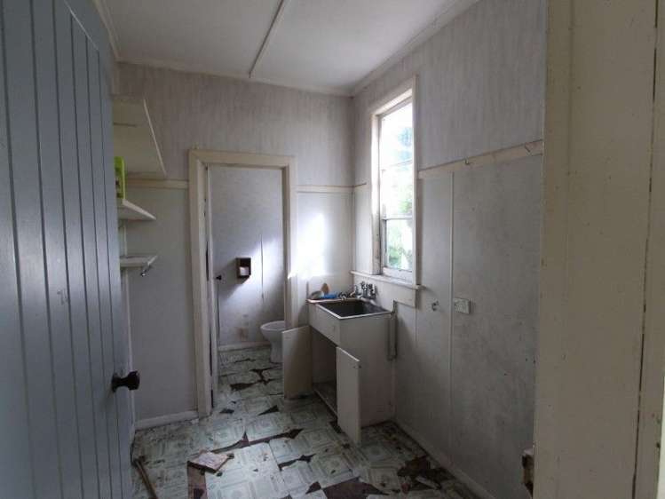 188 Main Street Pahiatua_11