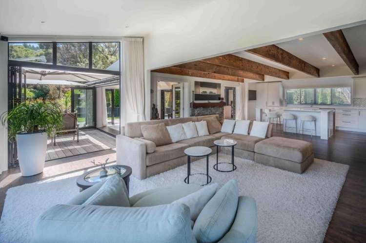 6890 Christchurch Akaroa Road Takamatua_14