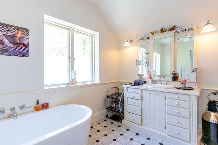 82 Grants Road Marchwiel_17