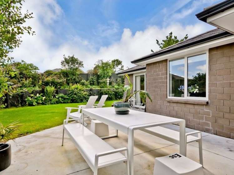 9 Cabourne Drive Glenview_3