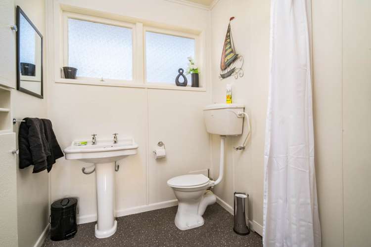 2/8 Ozich Avenue Te Atatu South_7