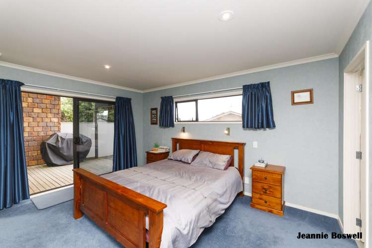 3 Walnut Grove Kelvin Grove_12