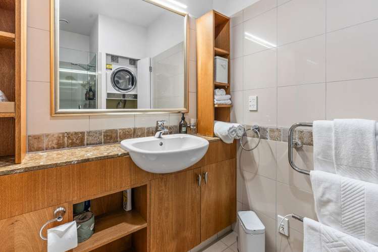 11/143 Quay Street 10015_11