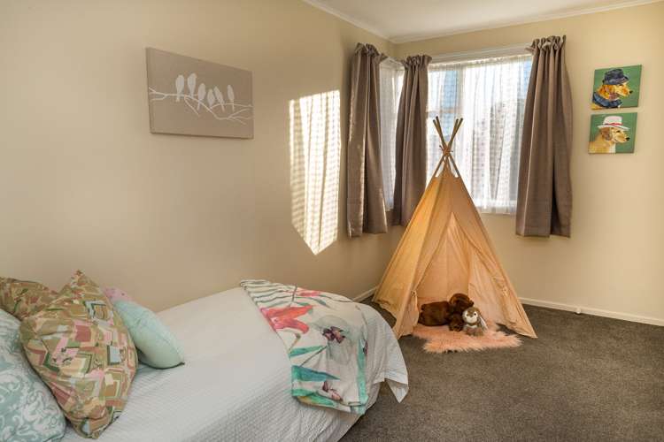 192 Warspite Avenue Waitangirua_11