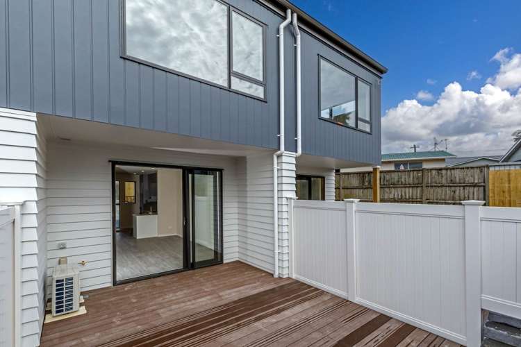 2D Glenford Lane Te Atatu Peninsula_13