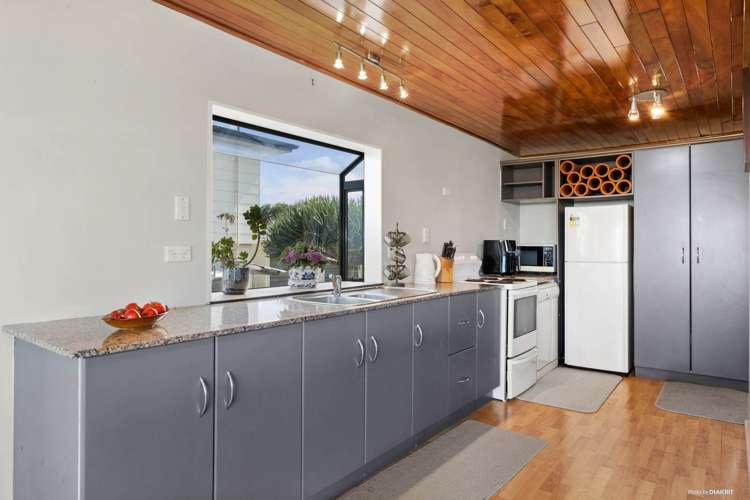 889 East Coast Road Kaiaua_9