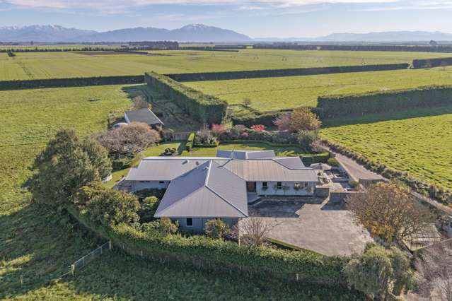 Lyndhurst irrigated lifestyle opportunity