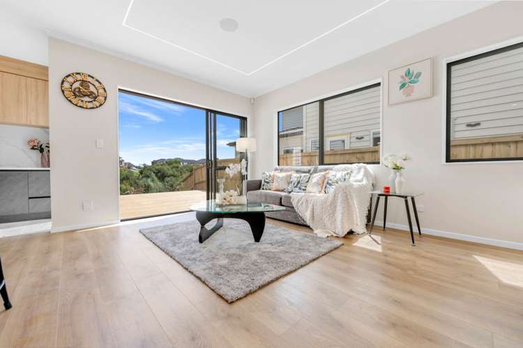 24 Ballyalton Crescent Flat Bush_5