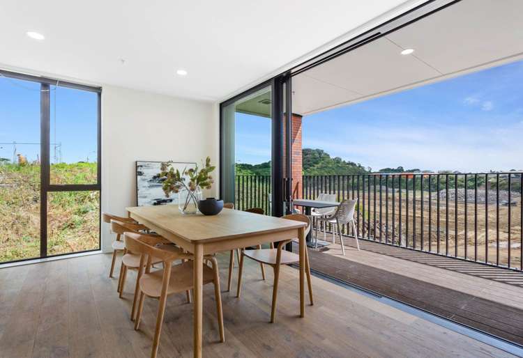 108/2 Grahame Breed Drive Three Kings_17