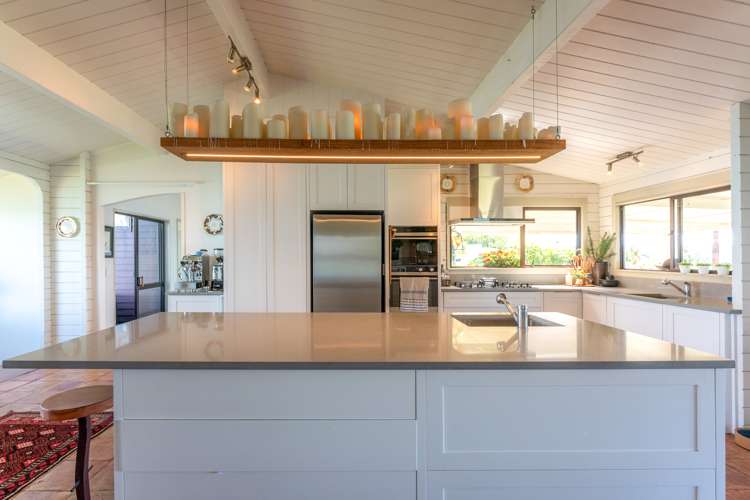 402 Orapiu Road Waiheke Island_15
