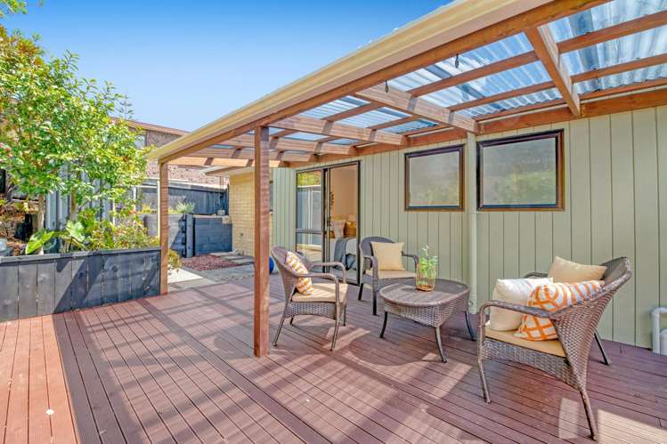 2/4 Eagle Place Red Beach_8