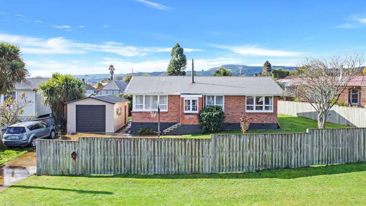 6 Elliott Crescent_0
