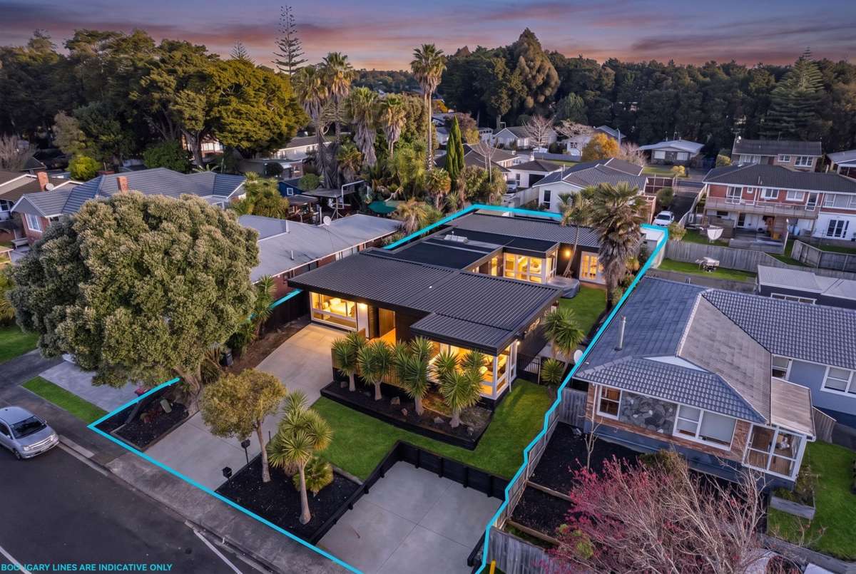 21 Lawrence Crescent_0