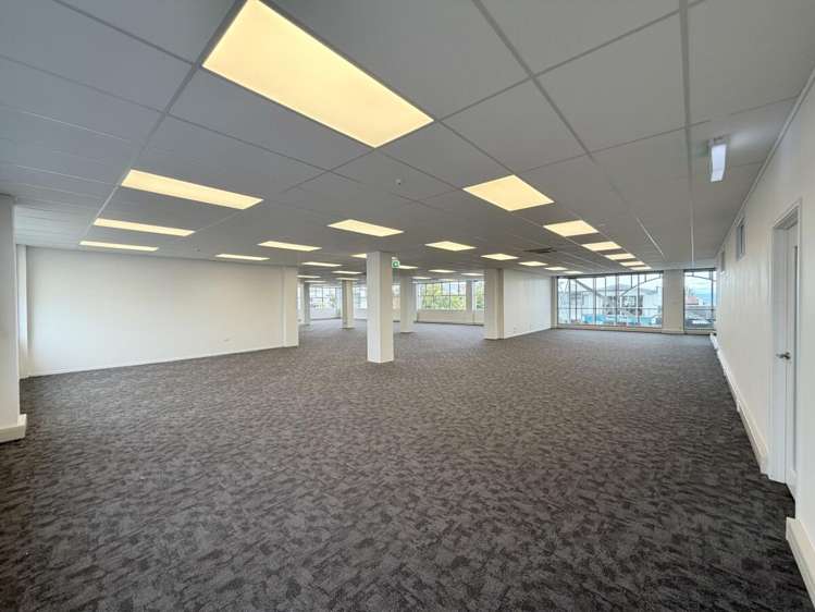 12-26 Te Heuheu Street Town Centre_8