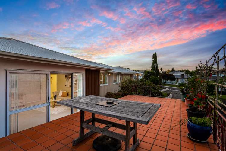 33 Tiroroa Avenue Te Atatu South_2