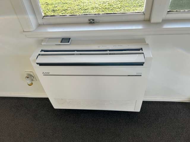 2/4 Marriott road Pakuranga Heights_2