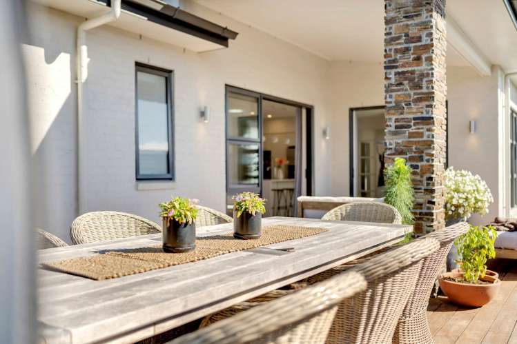 8 Doidge Street Beachlands_24