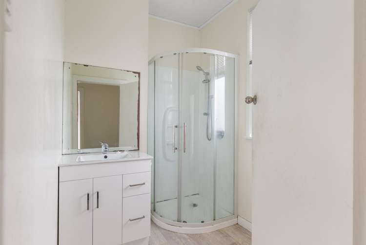 76 Parker Avenue Levin_6