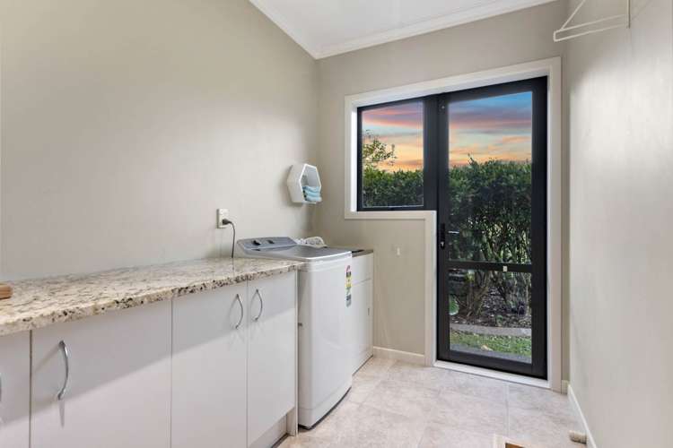 16 Lynwood Grove Dairy Flat_33