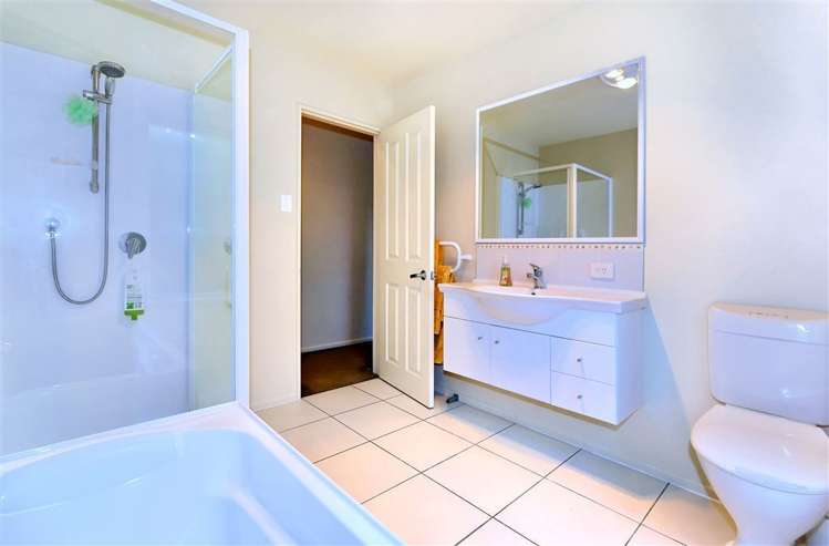 37 Awatea Gardens Wigram_16