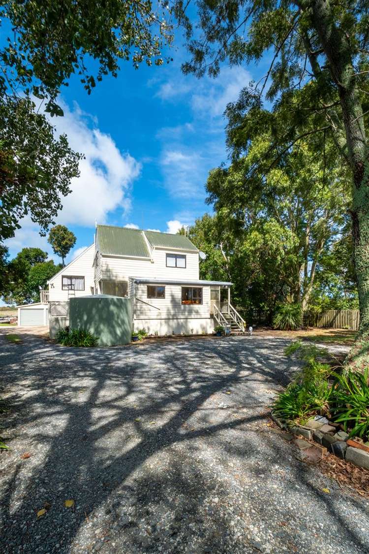 2162 State Highway 16 Helensville_17