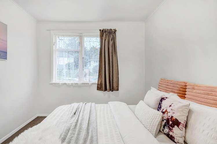 14 Durham Street Cannons Creek_13