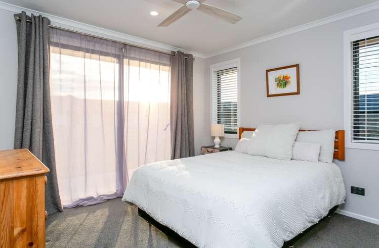 43 Seachange Drive Leamington_14