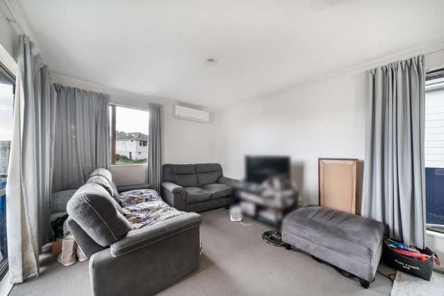 14 Penguin Grove Waitangirua_2