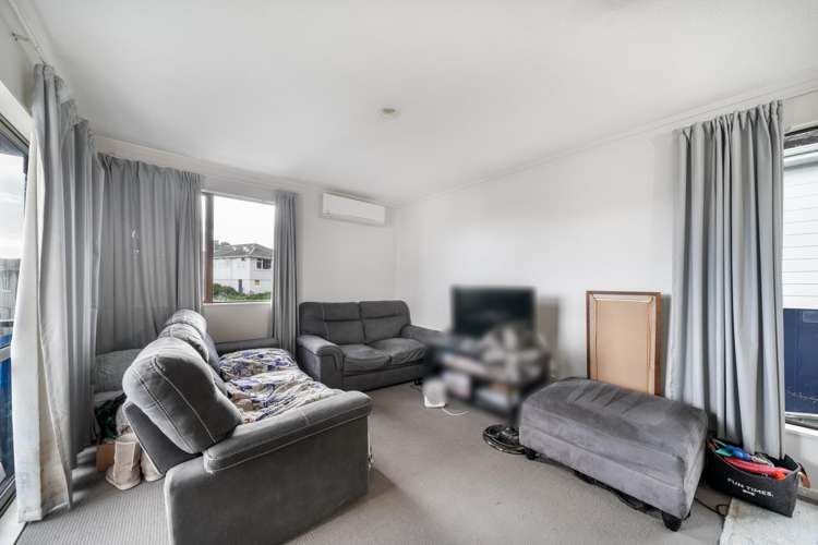 14 Penguin Grove Waitangirua_2