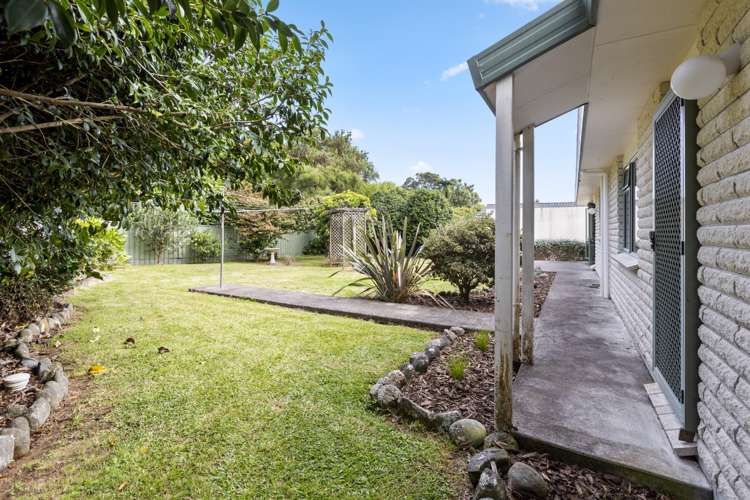 16 Hickford Place Okato_8