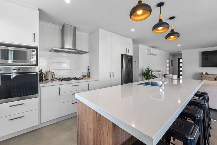 143 Te Okuroa Drive Papamoa_1