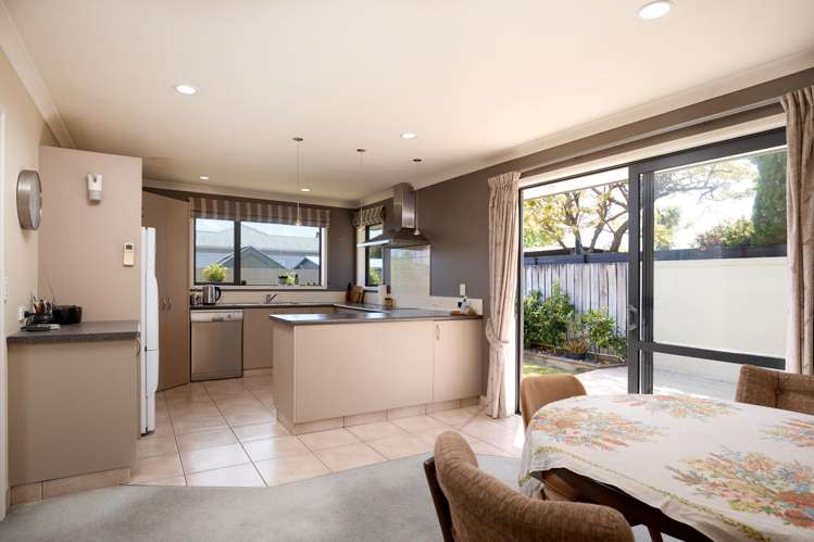 5A Robalan Place Redwoodtown_9
