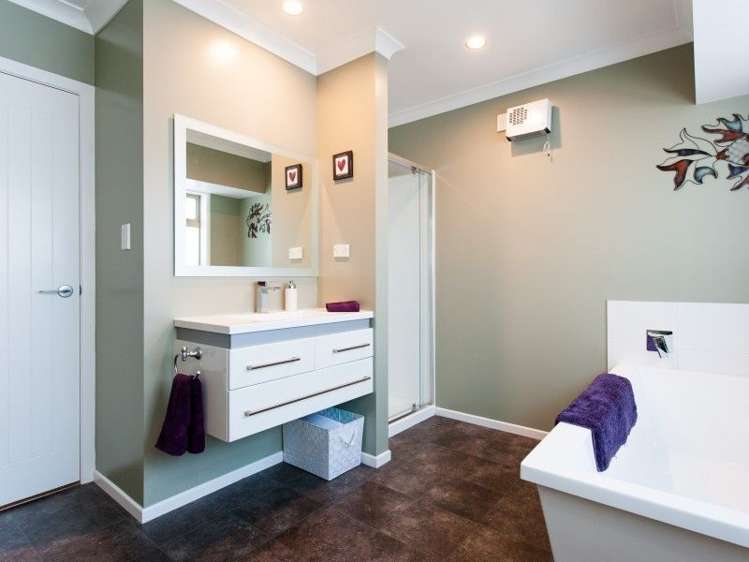 10 Nottinghill Drive Springlands_16