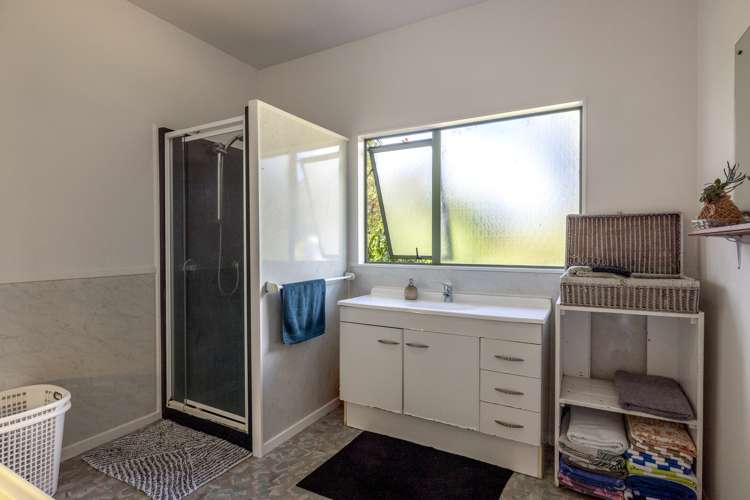 2 Natzka Road Ostend_26