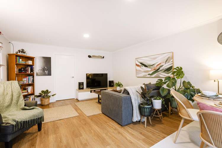 44 and 58 Hilton Road Highcliff_23