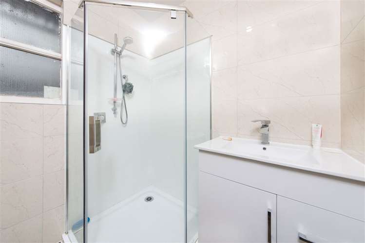 13 Ingleby Place Kelston_13