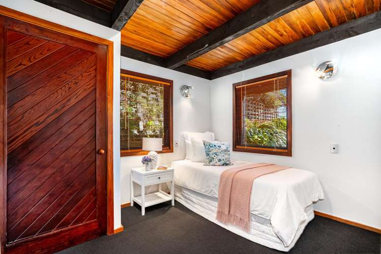 1 Indira Place Khandallah_14