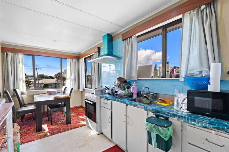 72 Kelman Road Kelston_13