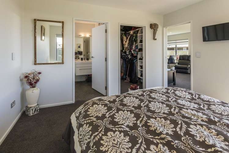 20 Quinnat Street Albert Town_8