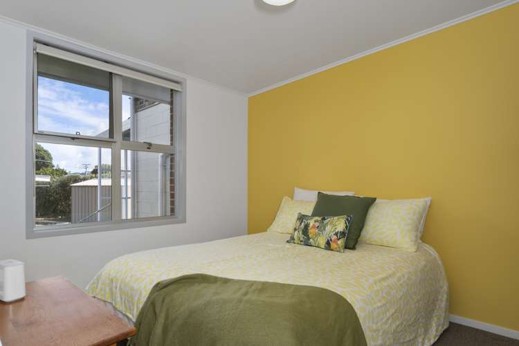 10 Roretana Drive Athenree_12