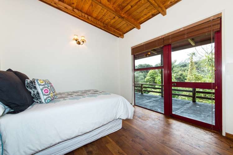 1212a Huia Road Huia_12