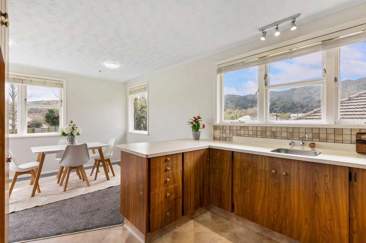 220 Waddington Drive Naenae_1