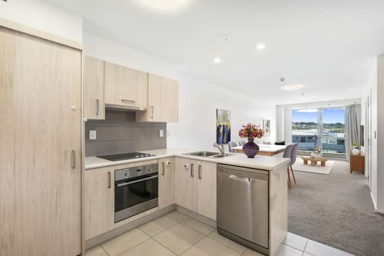 215/17 Link Crescent Stanmore Bay_1